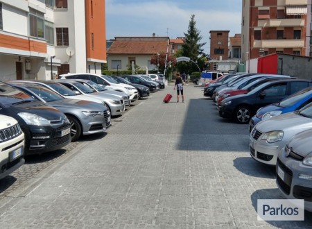 Fly Parking Pisa (Paga online) foto 5